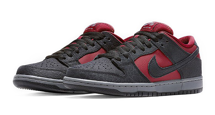 nike sb dunk black red