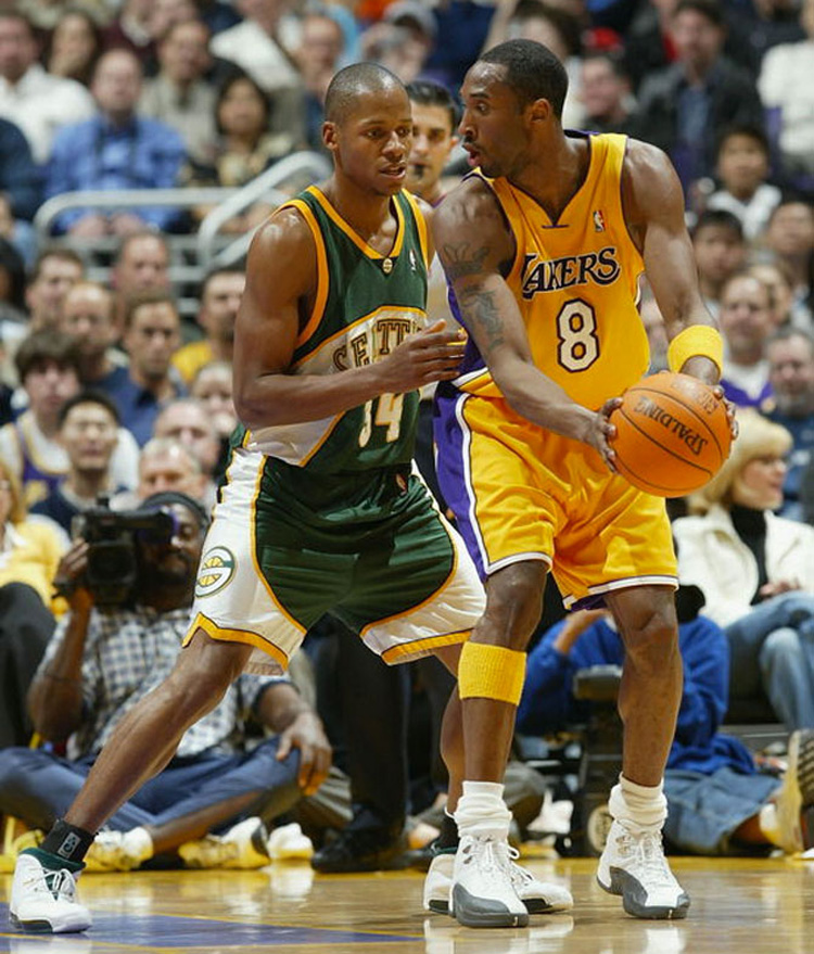 Kobe Bryant Playing in Air Jordans 