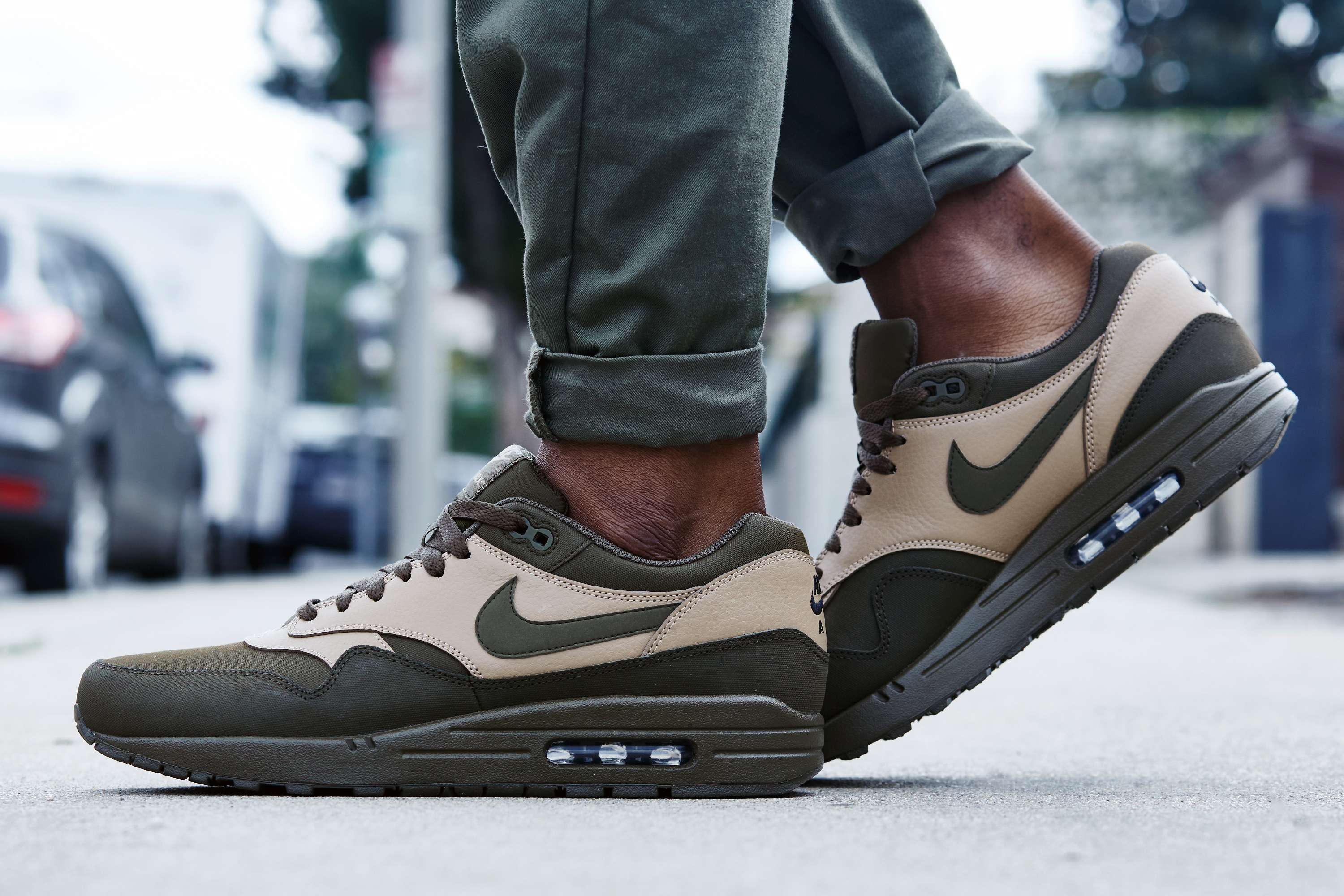 On-Foot Look // Nike Max 1 Leather "Dark Loden" | Kicks