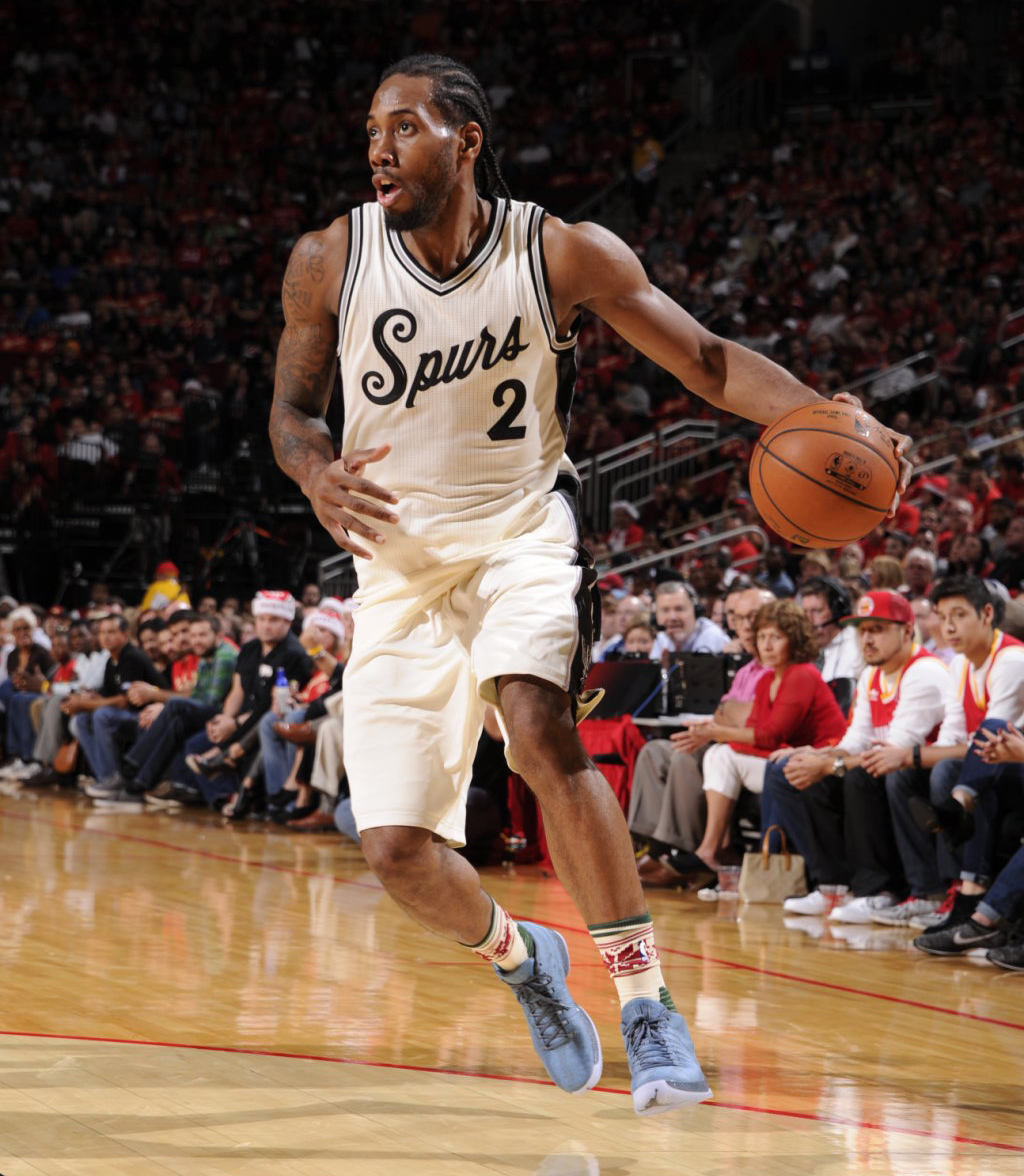 kawhi leonard wearing jordans