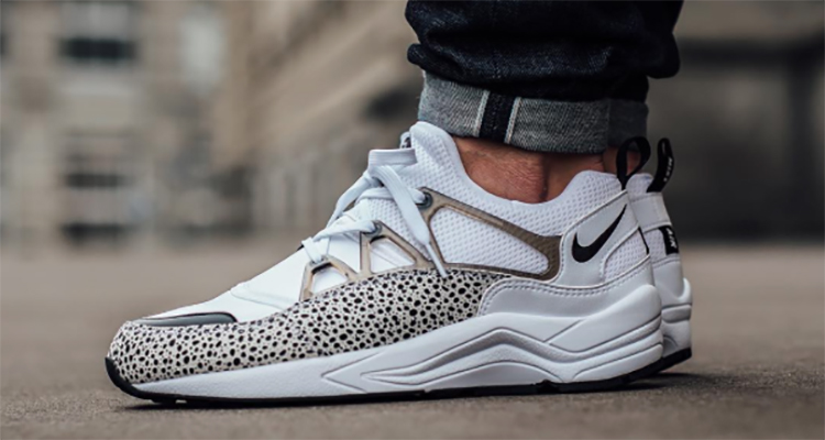 Nike air huarache light eclipse deals