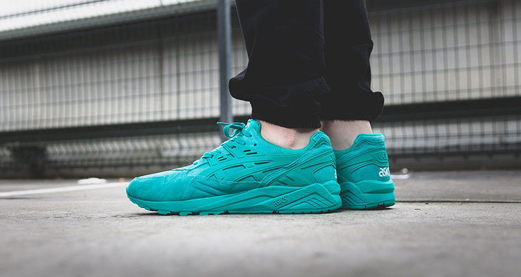 asics green trainers