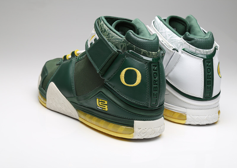 Oregon Ducks LeBron 2 PE 6