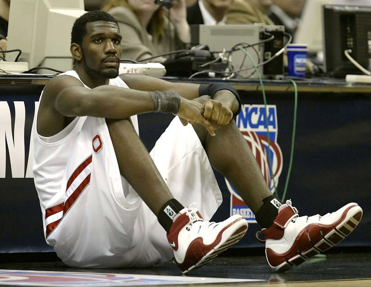 Greg Oden in the Nike Zoom LeBron IV Ohio State "Home" PE