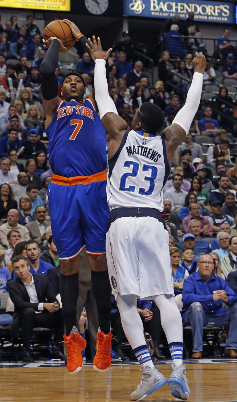 Carmelo Anthony and Wes Matthews in the Jordan Melo M12 and the Nike Air Zoom Huarache 2k4, respectively