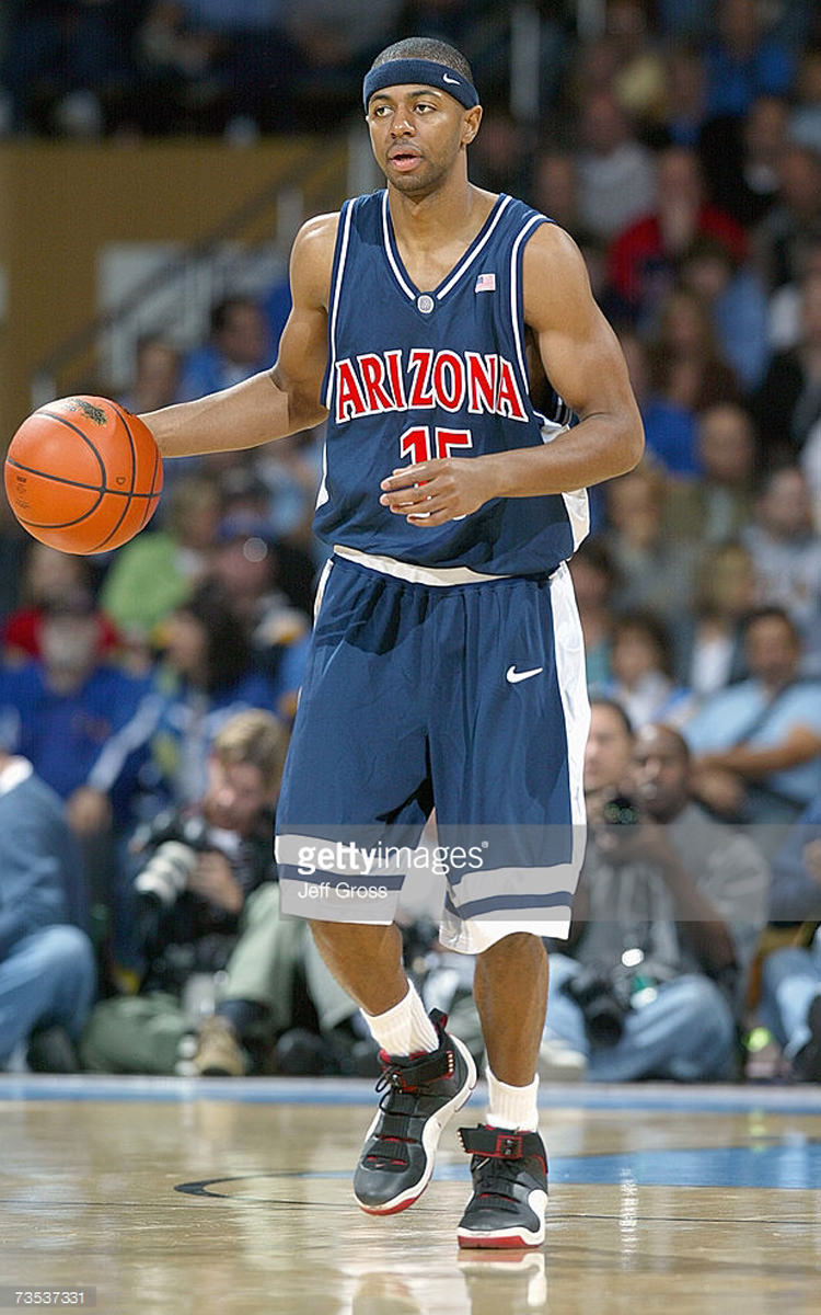 Mustafa Shakur in the Nike Zoom LeBron IV Black/Red-White