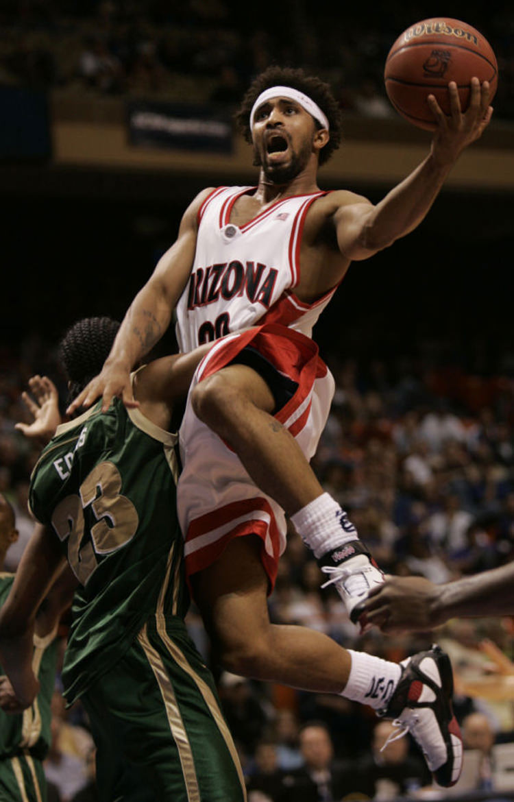 Salim Stoudamire in the Nike Air Zoom Huarache 2k5