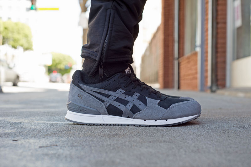 Black asics on sale on foot