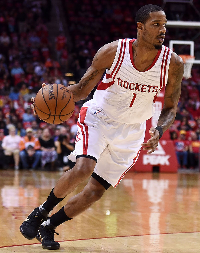 HOUSTON, TEXAS - APRIL 13:  Trevor Ariza #1 of the Houston Rockets drives to the basket during the first half of a game against the Sacramento Kings at the Toyota Center on April 13, 2016 in Houston, Texas. NOTE TO USER: User expressly acknowledges and agrees that, by downloading and or using this photograph, User is consenting to the terms and conditions of the Getty Images License Agreement.  (Photo by Stacy Revere/Getty Images)