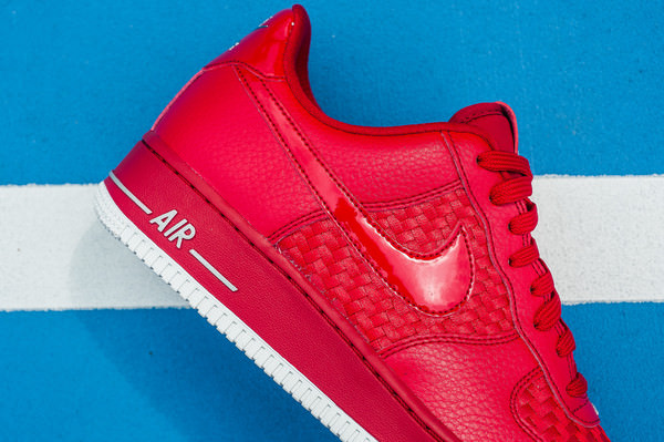 Gym Red Colors The Woven Nike Air Force 1 Low 07 LV8 •