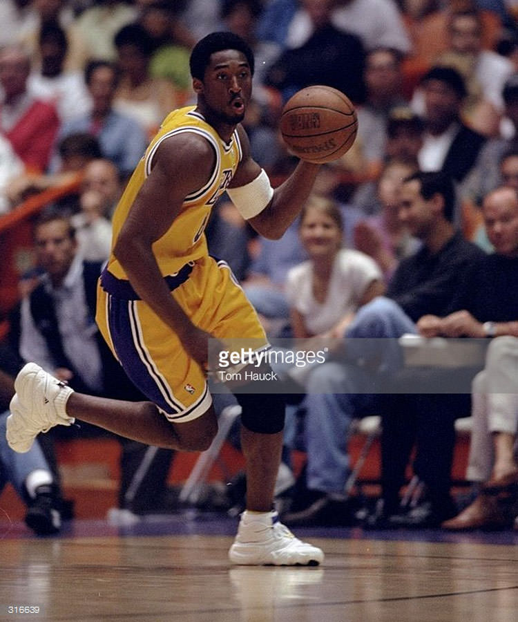 kobe wearing adidas kobe 2