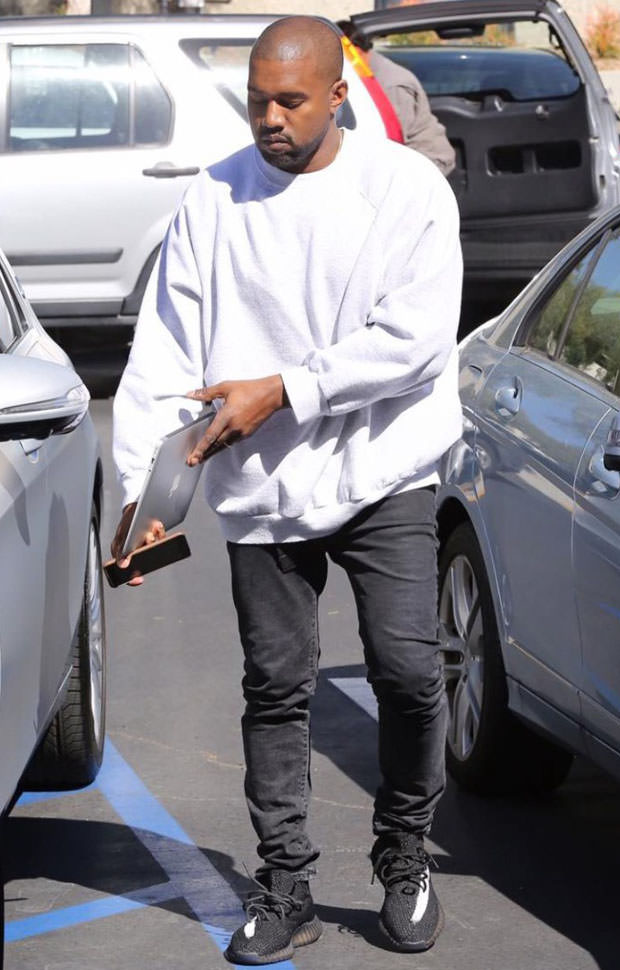 kanye-west-adidas-yeezy-boost-350-black-white