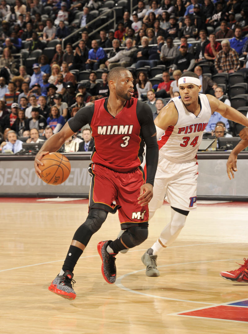 Dwyane Wade in the Li-Ning Way of Wade 4 Low