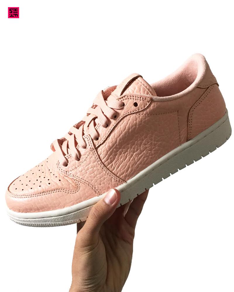 Air Jordan 1 Low Swooshless Salmon