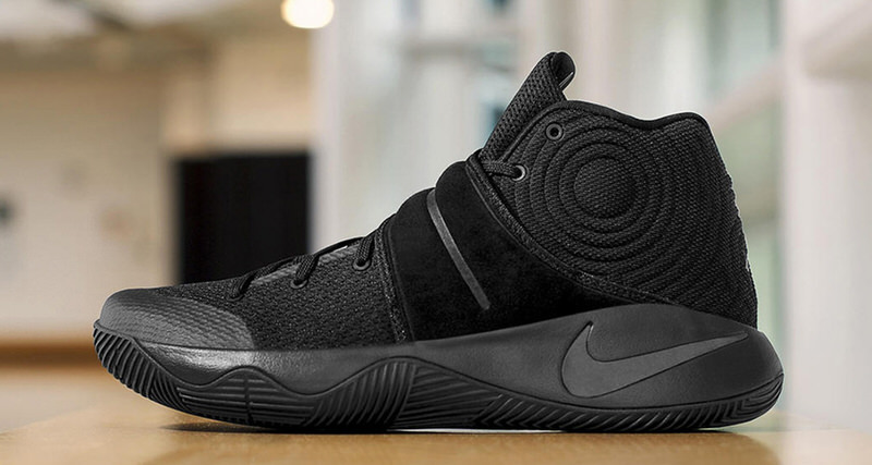 Nike Kyrie 2 Triple Black