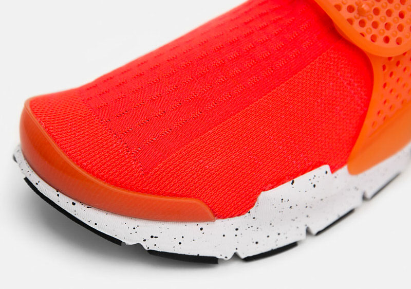 Nike Sock Dart SE Total Crimson