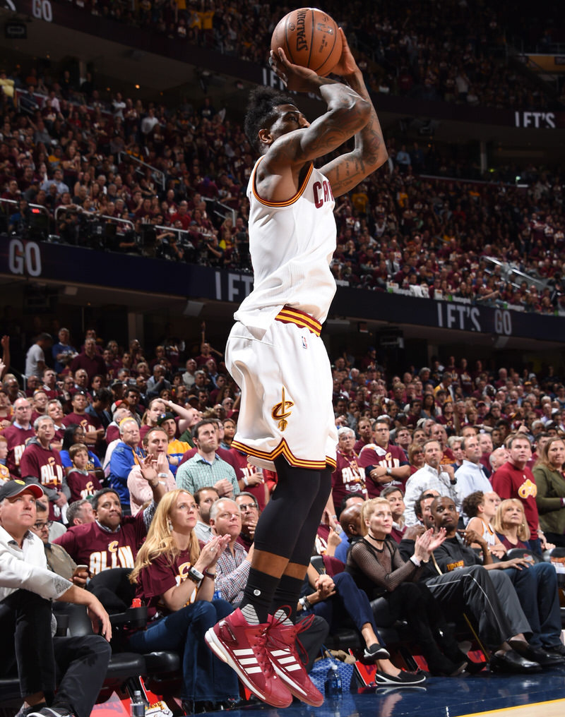 CLEVELAND, OH - JUNE 8: Iman Shumpert #4 of the Cleveland Cavaliers shoots the ball against the Golden State Warriors during Game Three of the 2016 NBA Finals on June 8, 2016 at The Quicken Loans Arena in Cleveland, Ohio. NOTE TO USER: User expressly acknowledges and agrees that, by downloading and/or using this Photograph, user is consenting to the terms and conditions of the Getty Images License Agreement. Mandatory Copyright Notice: Copyright 2016 NBAE (Photo by Andrew D. Bernstein/NBAE via Getty Images)