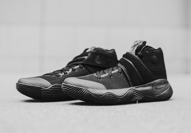 Nike Kyrie 2 Triple Black