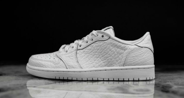 Air Jordan 1 Low No Swoosh Triple White