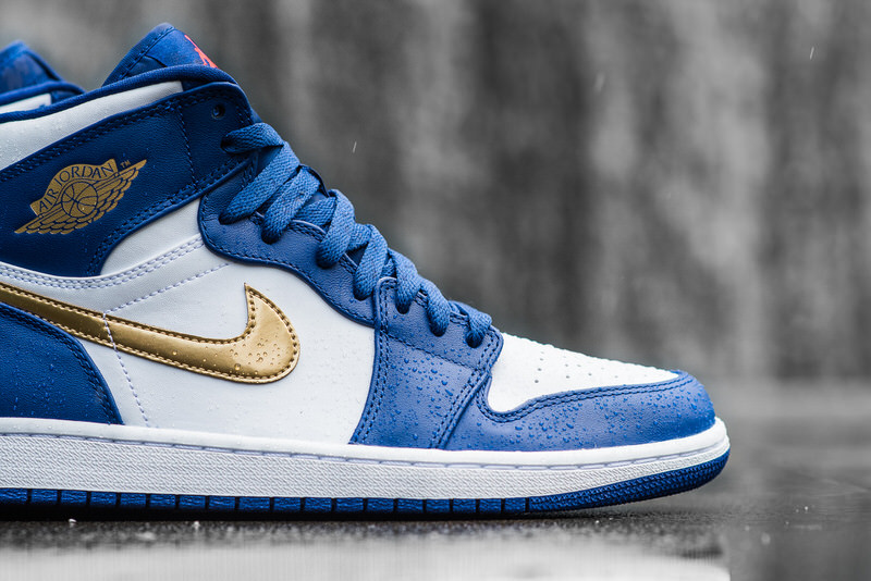 Blue gold jordan clearance 1