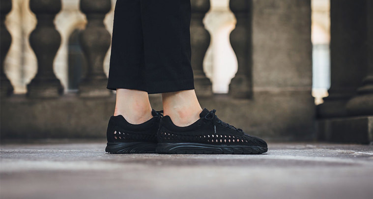 Nike Mayfly Woven Triple Black