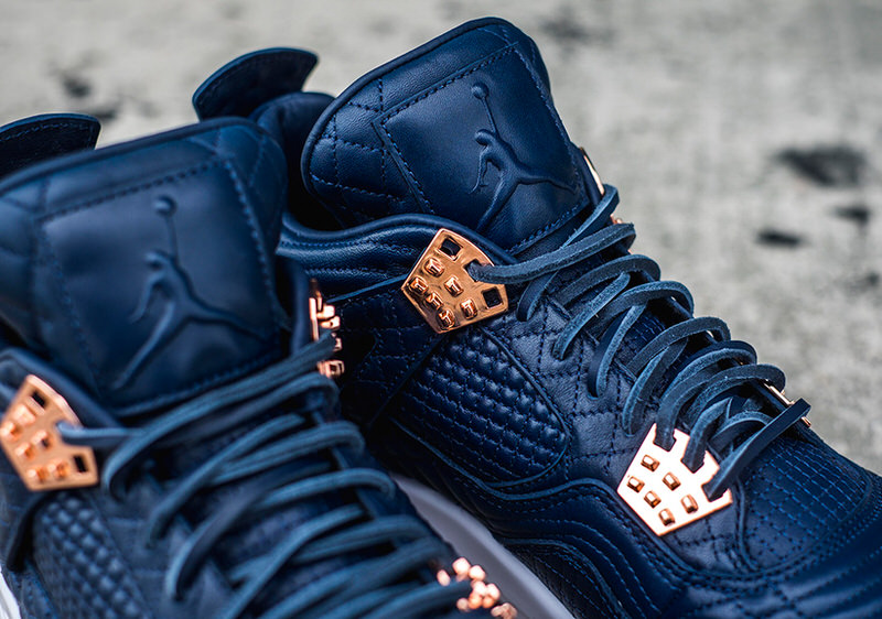 Air Jordan 4 PRM Obsidian