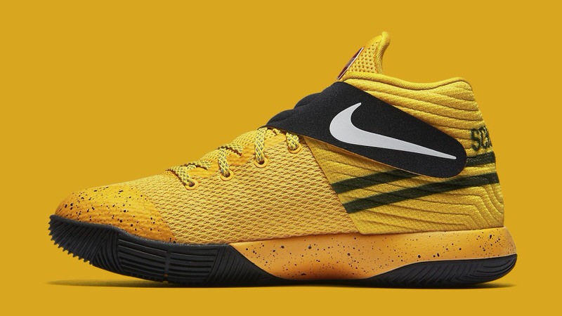 kyrie 3 school bus