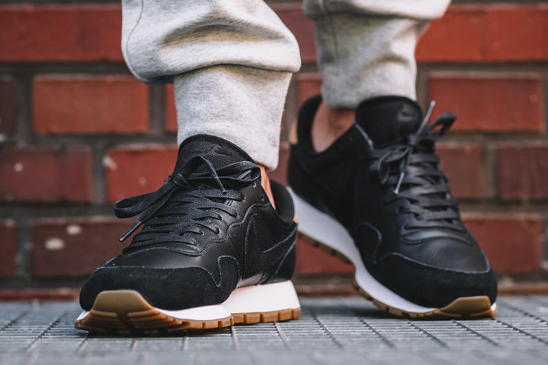 Nike Air Pegasus 83 Black/Vachetta Tan