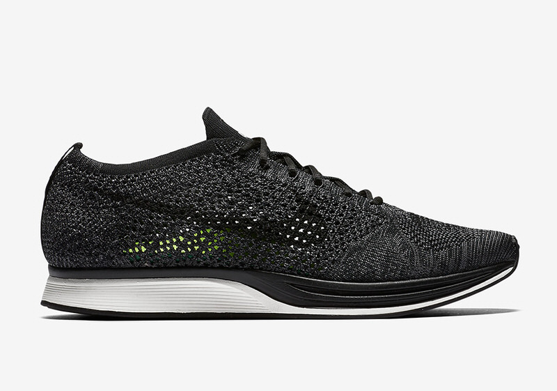 Nike Flyknit Racer Blackout