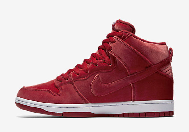 Nike SB Dunk High Red Velvet 