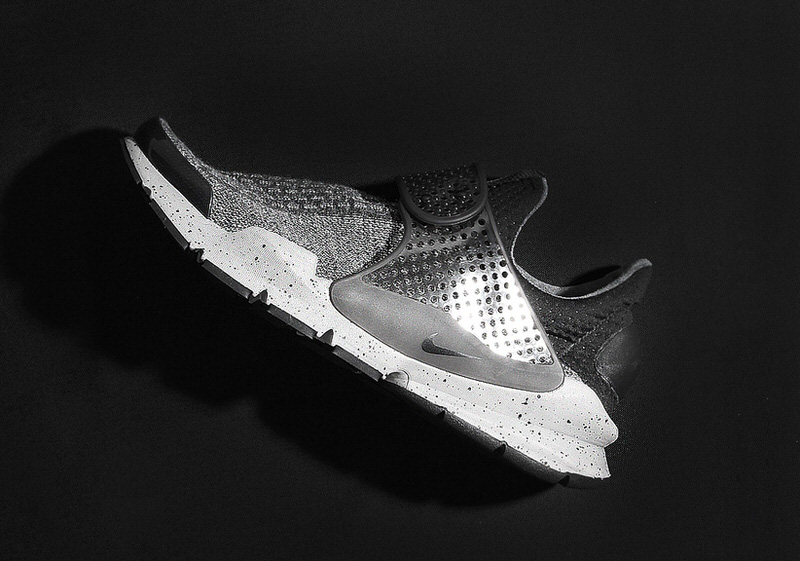 Nike Sock Dart SE Premium Dark Grey/Black