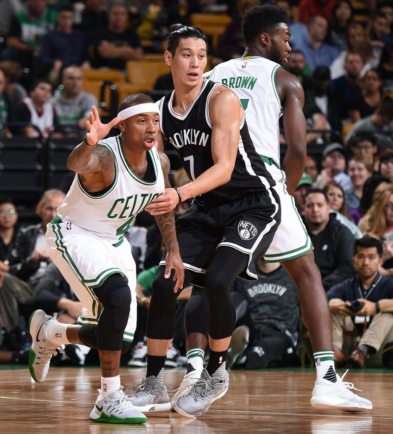 BOSTON, MA - OCTOBER 17:  Isaiah Thomas #4 of the Boston Celtics calls for the ball while being guarded by Jeremy Lin #7 of the Brooklyn Nets during the NBA preseason game on October 17, 2016 at the TD Garden in Boston, Massachusetts. NOTE TO USER: User expressly acknowledges and agrees that, by downloading and or using this photograph, User is consenting to the terms and conditions of the Getty Images License Agreement. Mandatory Copyright Notice: Copyright 2016 NBAE  (Photo by Brian Babineau/NBAE via Getty Images)