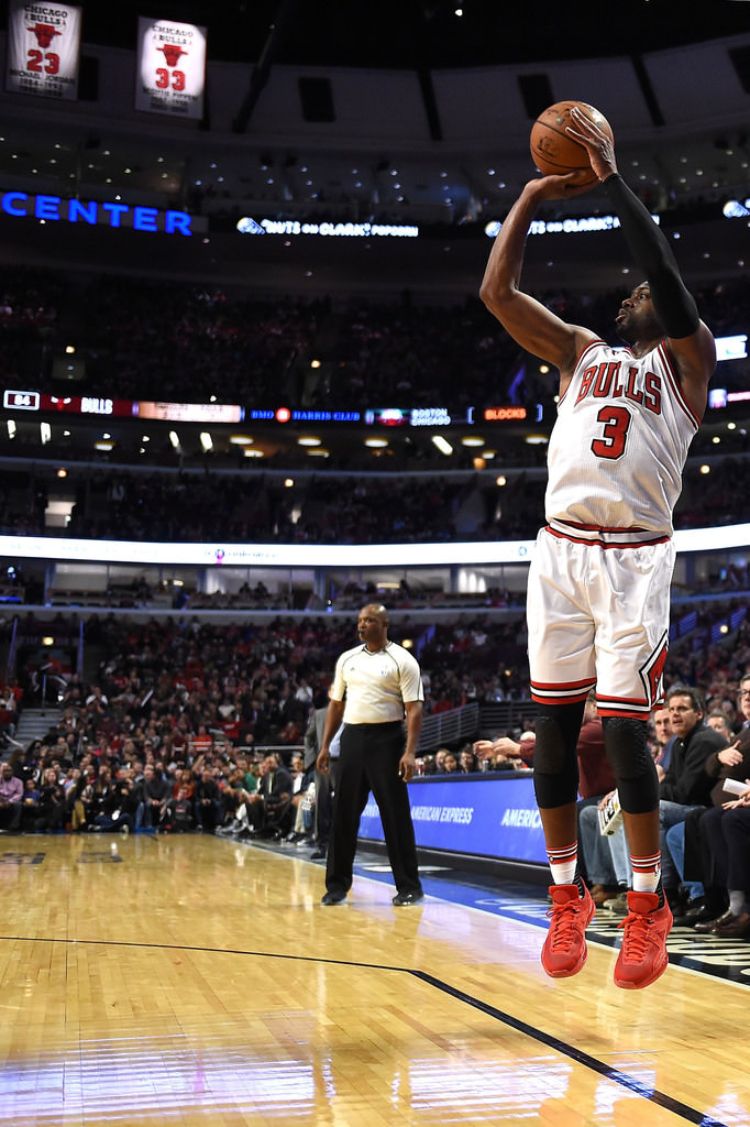 Dwyane Wade shoots a jumper in the Li-Ning Way of Wade 5 "Coming Home"