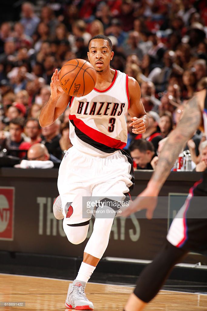PORTLAND, OR - OCTOBER 27: C.J. McCollum #3 of the Portland Trail Blazers brings the ball up court against the LA Clippers on October 27, 2016 at the Moda Center in Portland, Oregon. NOTE TO USER: User expressly acknowledges and agrees that, by downloading and or using this Photograph, user is consenting to the terms and conditions of the Getty Images License Agreement. Mandatory Copyright Notice: Copyright 2016 NBAE (Photo by Cameron Browne/NBAE via Getty Images)