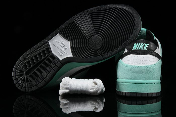 Nike SB Dunk Low Sea Crystal