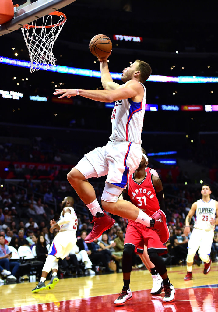 Blake Griffin elevates in the Jordan Super.Fly 4