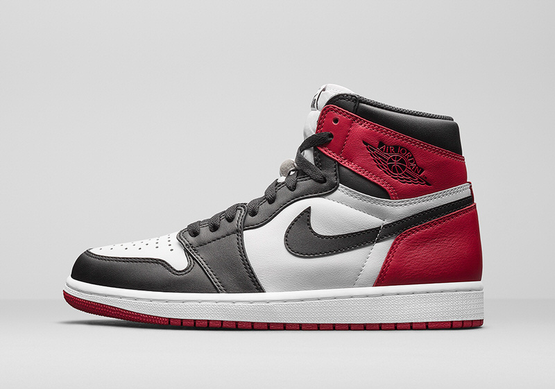 Air Jordan 1 Black Toe