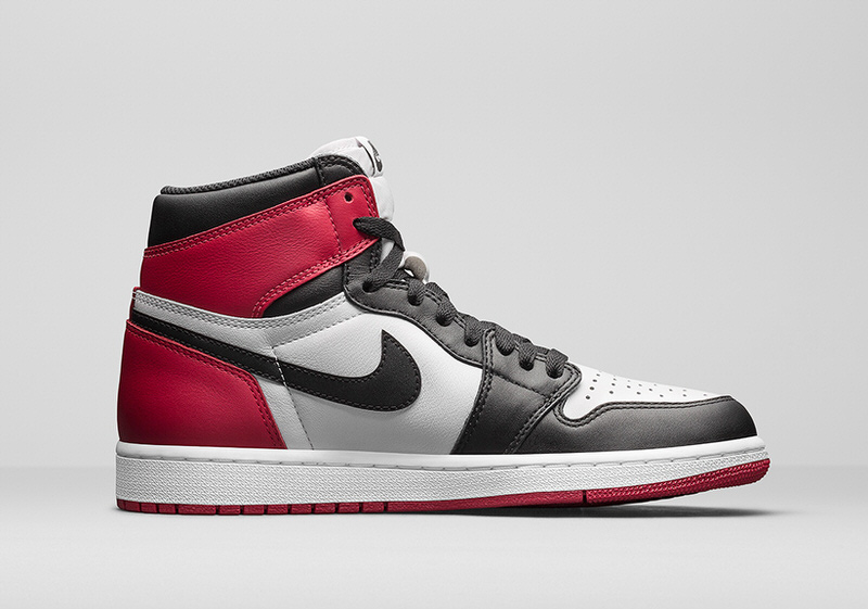 Air Jordan 1 Black Toe