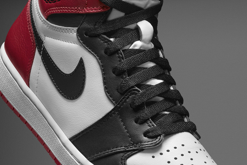 Air Jordan 1 Black Toe