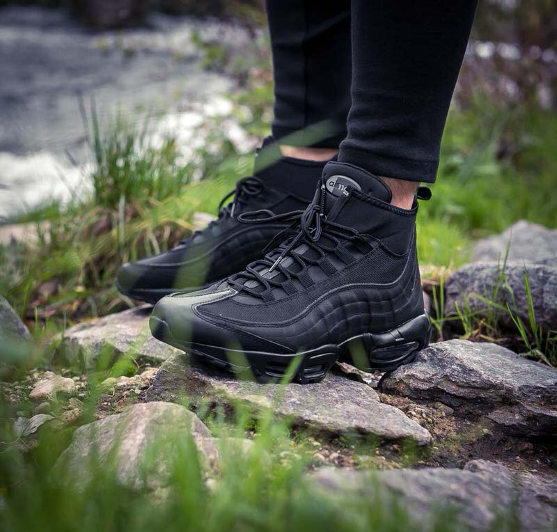 air max 95 sneakerboot triple black