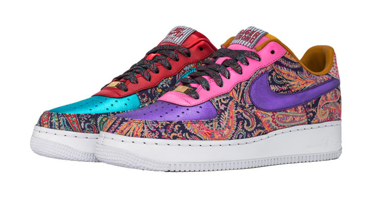 NikeiD Air Force 1 Sager Strong