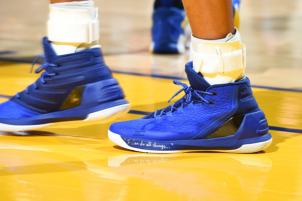 OAKLAND, CA - OCTOBER 25: The sneakers of Stephen Curry #30 of the Golden State Warriors before the game against the San Antonio Spurs on October 25, 2016 at ORACLE Arena in Oakland, California. NOTE TO USER: User expressly acknowledges and agrees that, by downloading and/or using this photograph, user is consenting to the terms and conditions of the Getty Images License Agreement. Mandatory Copyright Notice: Copyright 2016 NBAE (Photo by Andrew D. Bernstein/NBAE via Getty Images)