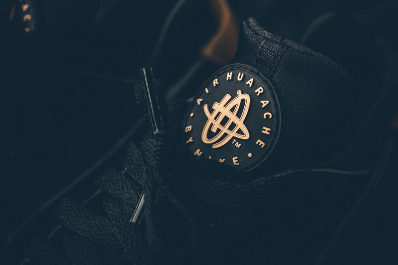 Nike Air Huarache Black/Gold