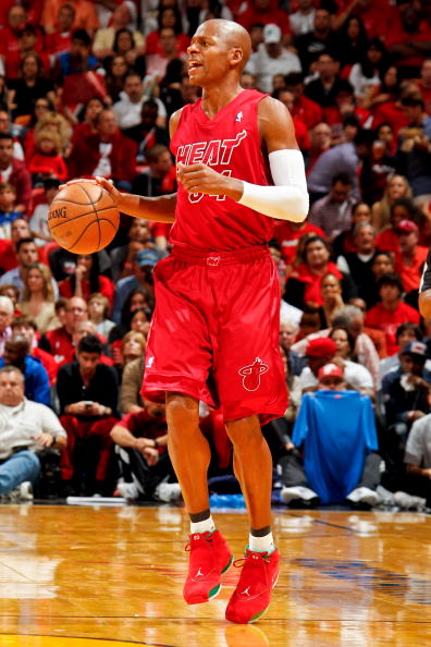 MIAMI, FL - DECEMBER 25: Ray Allen #34 of the Miami Heat directs his teammates against the Oklahoma City Thunder during a Christmas Day game on December 25, 2012 at American Airlines Arena in Miami, Florida. NOTE TO USER: User expressly acknowledges and agrees that, by downloading and/or using this photograph, user is consenting to the terms and conditions of the Getty Images License Agreement. Mandatory copyright notice: Copyright NBAE 2012 (Photo by Issac Baldizon/NBAE via Getty Images)