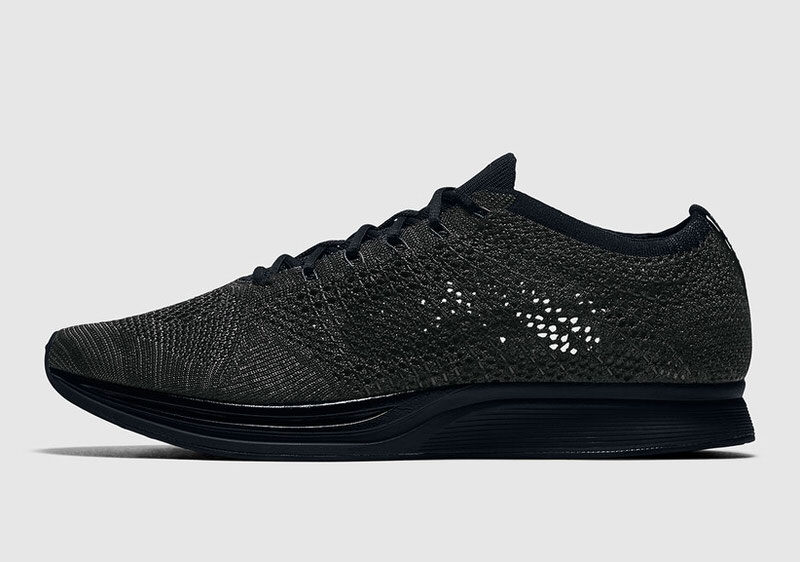 Nike Flyknit Racer "Triple Black"