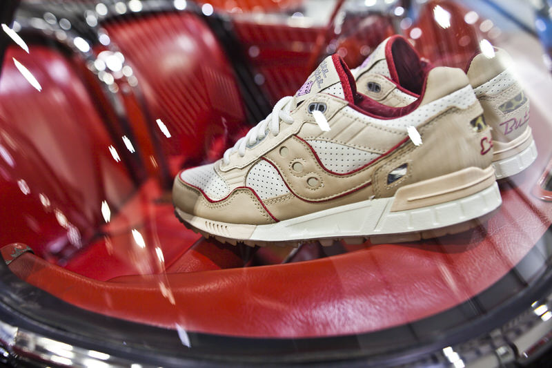 Extra Butter x Saucony For The People "Friends & Family"