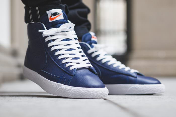 Navy blue deals nike blazers