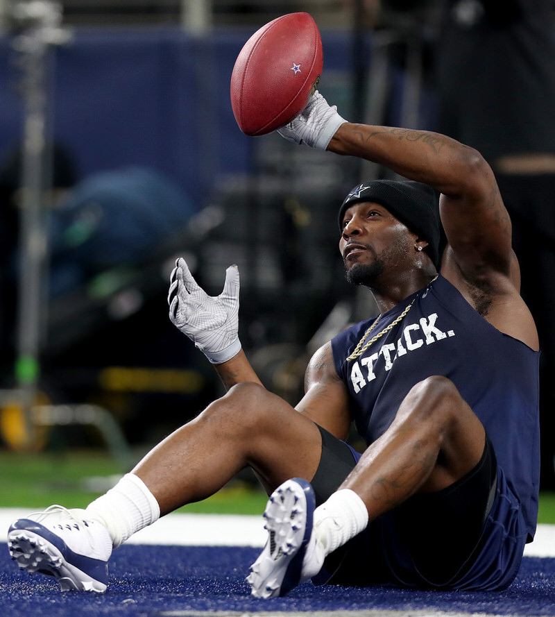 Dez Bryant in his Air Jordan 9 Cleat PE