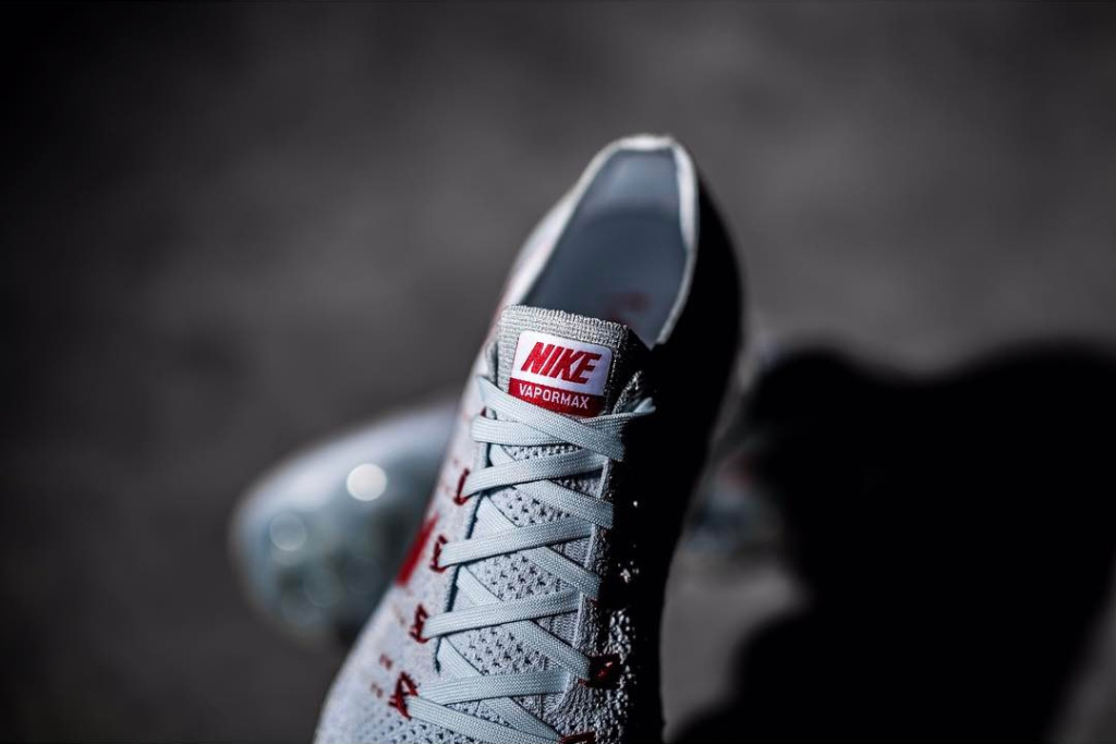Nike VaporMax Grey/Red