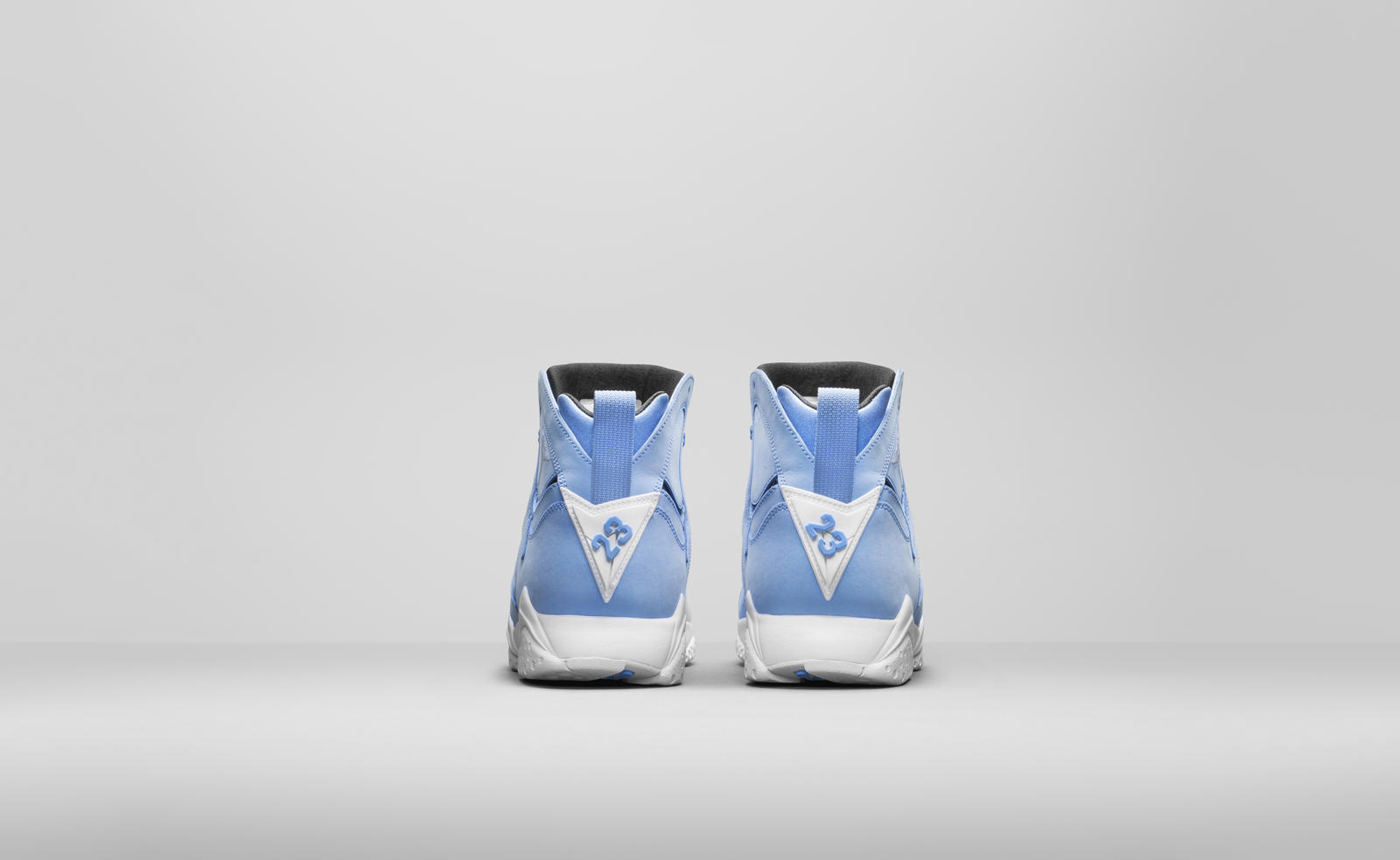 Air Jordan 7 "University Blue"